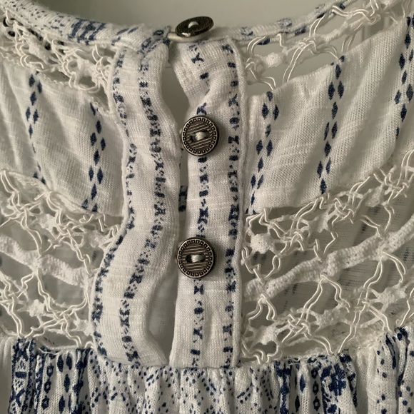 Blu and white off the shoulder blouse - Picture 4 of 5